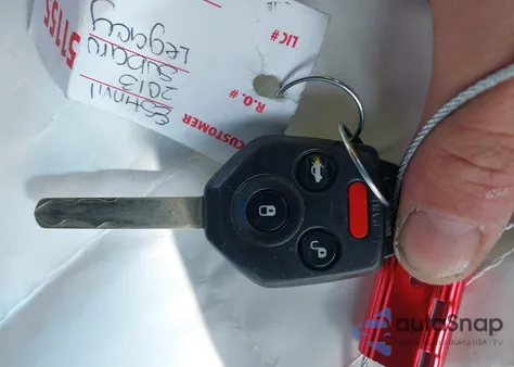 2013 Subaru Legacy 2.5I Limited из США, поврежденный, VIN 4S3BMBK60D3011501